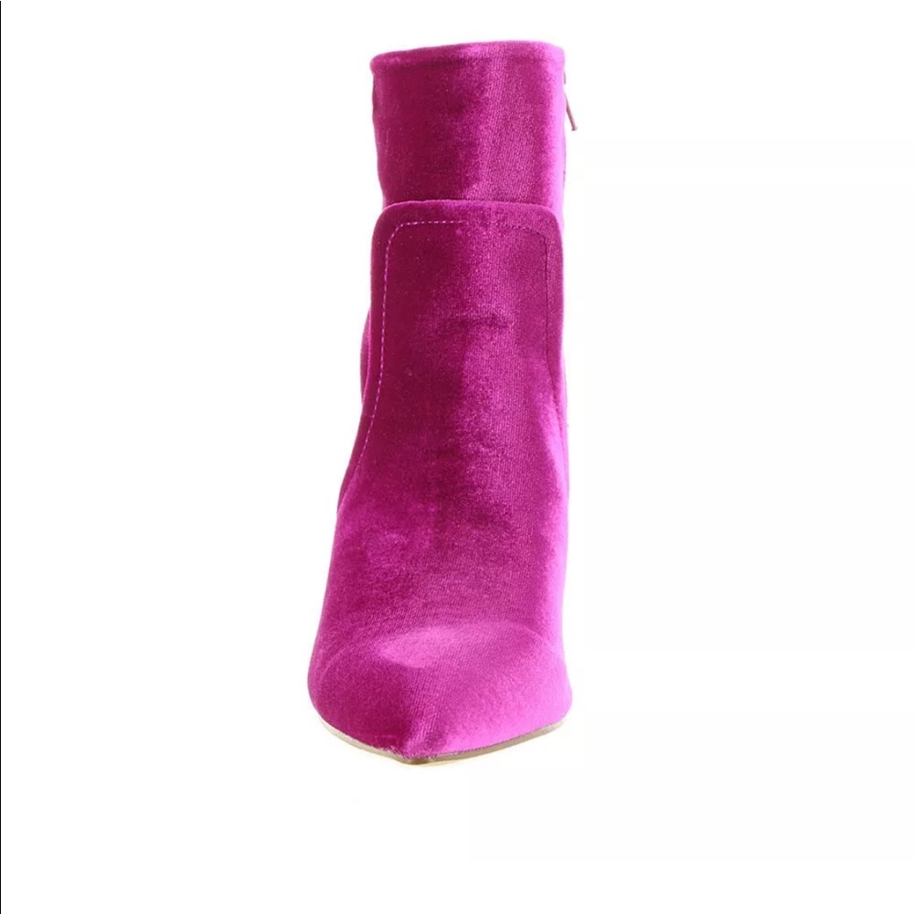 🌺 Betsey Johnson 
Beautiful Magenta Boot - Picture 3 of 8